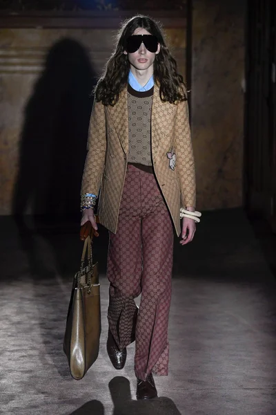Look 65